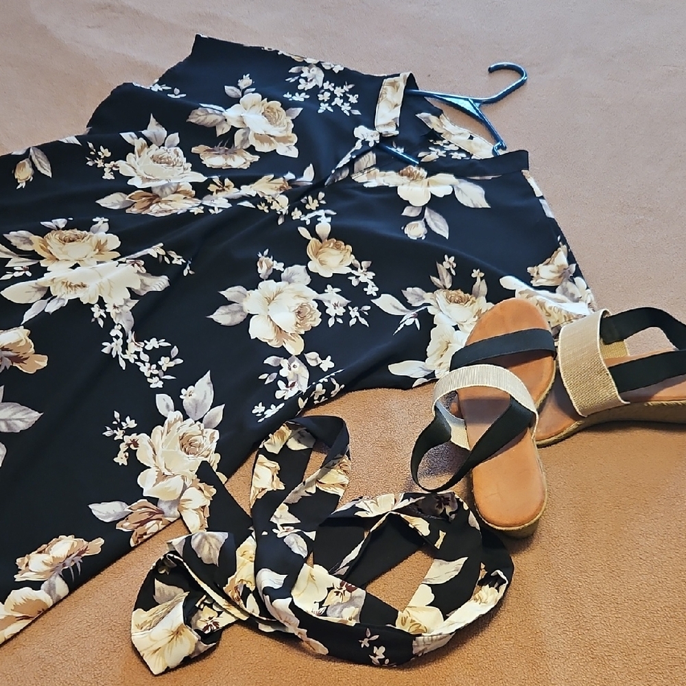 SHEIN Black and Cream Floral Dress